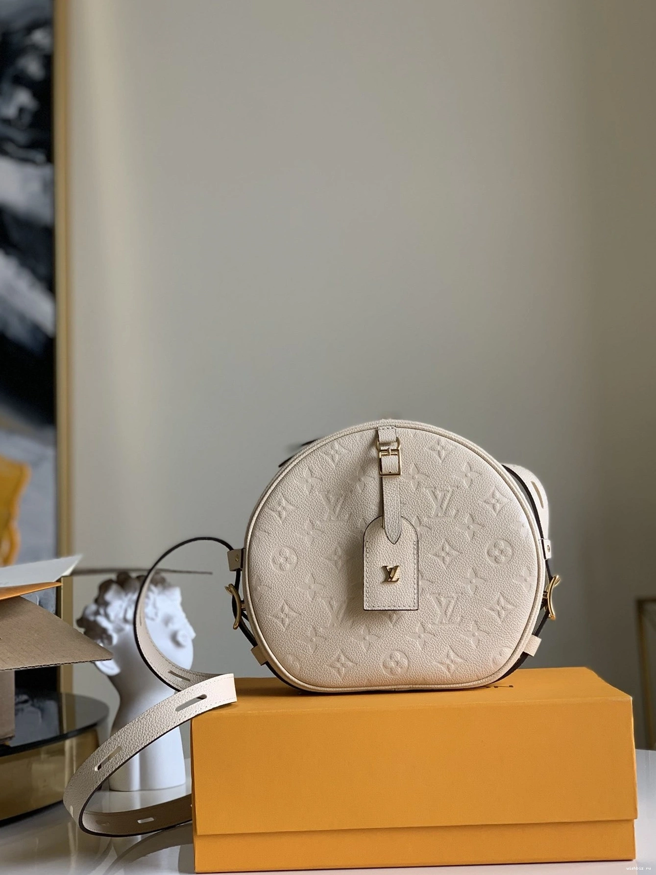 WIS VUITTON LOUIS BOITE MM SOUPLE CHAPEAU 0901